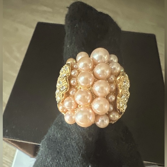 Vintage Large Cluster of Faux Pearls w Rhinestones Set in Gold - Picture 2 of 6